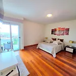 Spacious Summer Fresh Family With Panoramic Sea Views In Appartamento Funchal (Madeira)