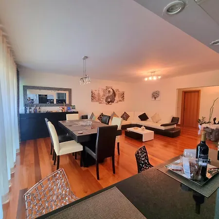 Апартаменты Summer Stay, Ocean Views, Big Spaces Sea Air *