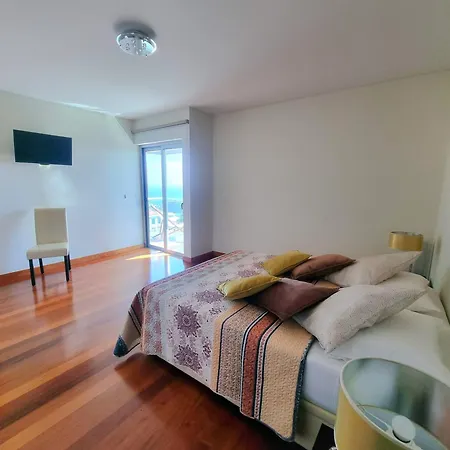 Warm Winter Stay With Panoramic Sea And City Views, Sunrise And Sunset Moments