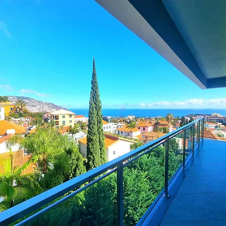 Warm Winter Stay With Panoramic Sea And City Views, Sunrise And Sunset Moments * Funchal (Madeira)