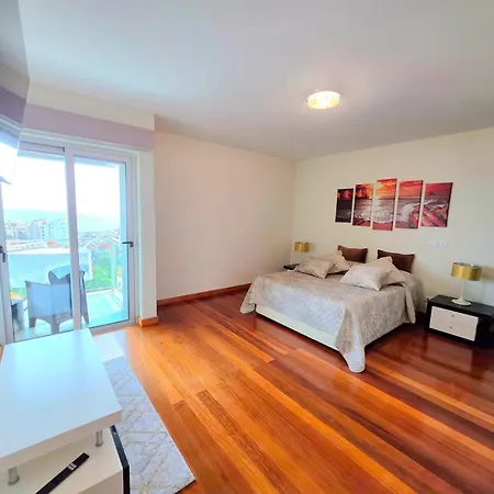 Spacious Summer Fresh Family With Panoramic Sea Views In アパート フンシャル