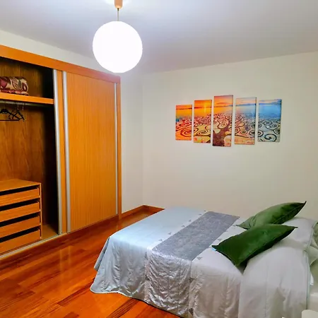 Apartman Bright Spacious Family Apartment With Endless Views *