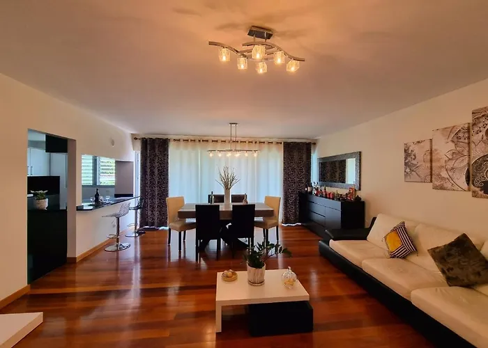 Spacious Summer Fresh Family With Panoramic Sea Views In