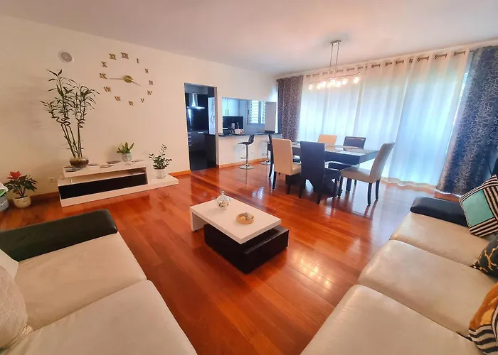 Spacious Summer Fresh Family With Panoramic Sea Views In アパート フンシャル