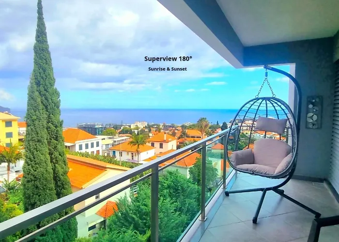 Spacious Summer Fresh Family With Panoramic Sea Views In