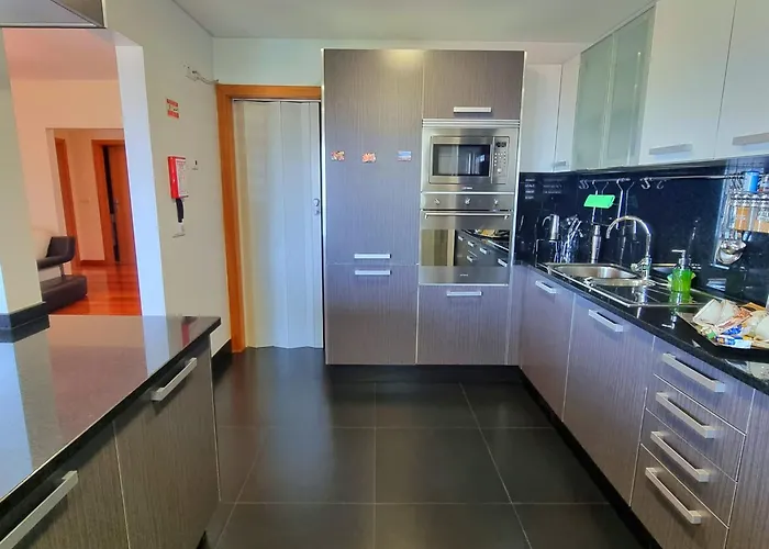 Spacious Summer Fresh Family With Panoramic Sea Views In Funchal