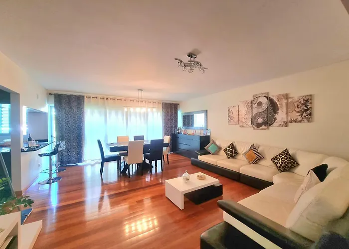 Spacious Summer Fresh Family With Panoramic Sea Views In