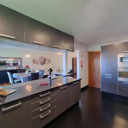 Funchal Summer Stay, Ocean Views, Big Spaces Sea Air Apartment *