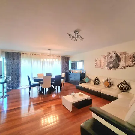 Spacious Summer Fresh Family With Panoramic Sea Views In