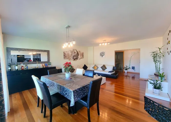 Spacious Summer Fresh Family With Panoramic Sea Views In * Funchal (Madeira)