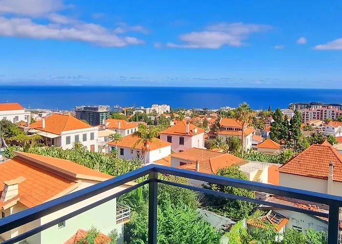 Spacious Summer Fresh Family With Panoramic Sea Views In 公寓