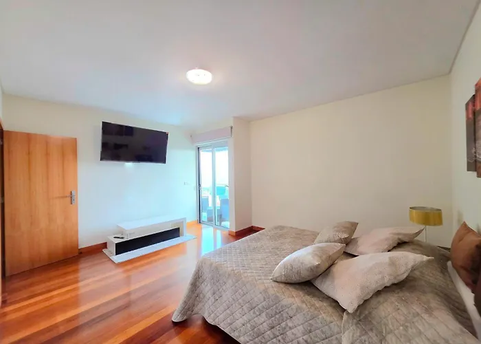 Spacious Summer Fresh Family With Panoramic Sea Views In Lejlighed