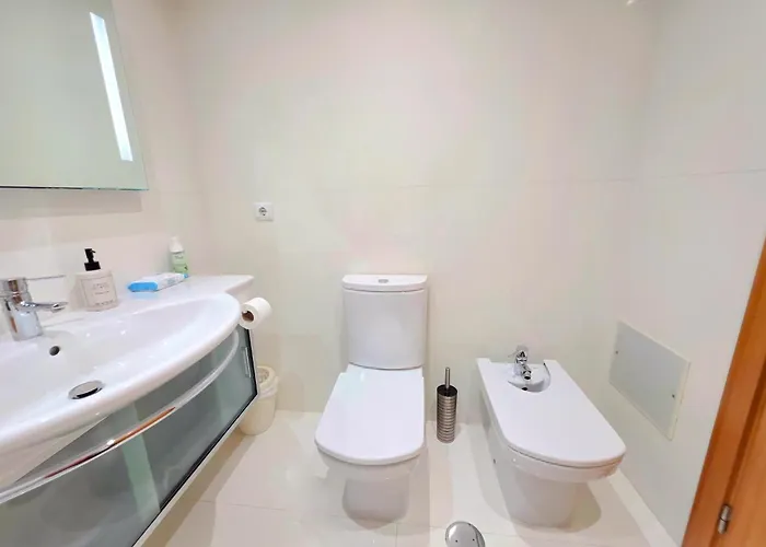 Spacious Summer Fresh Family With Panoramic Sea Views In Funchal (Madeira)