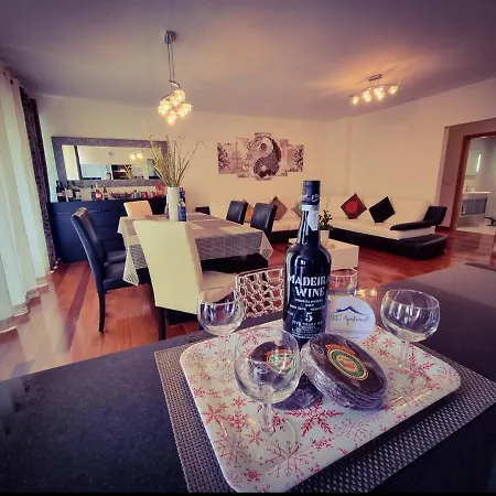 דירה Spacious Summer Fresh Family Apartment With Panoramic Sea Views In Funchal פונשל