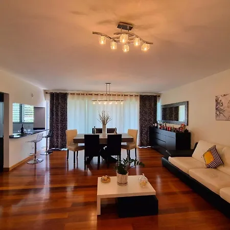 Spacious Summer Fresh Family Apartment With Panoramic Sea Views In Funchal