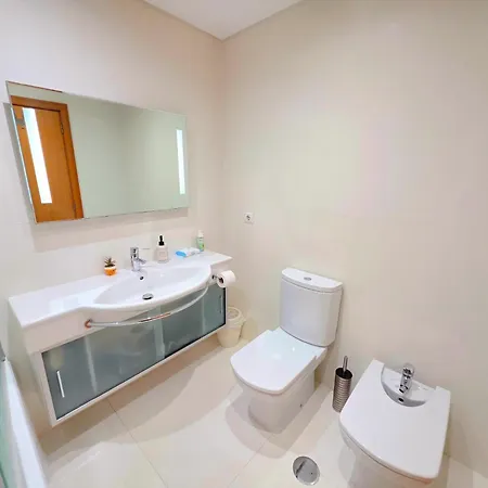 Spacious Summer Fresh Family Apartment With Panoramic Sea Views In Funchal